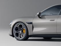 Xiaomi SU7 _ električni automobil _ Foto Xiaomi Lei Jun.jpg