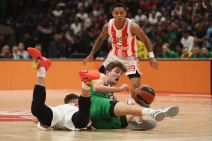 Delije aplaudiraju igračima Crvene zvezde uprkos porazu u Evroligi