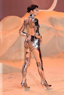 zendeja na premijeri dine 1.jpg