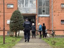 Nakon požara u zgradi stanari čekaju da se vrate u domove (2).jpg