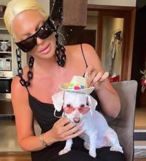 Jelena Karleuša spasila kucu (1).jpg