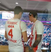 sinovi siniše mihajlovića na utakmici zvezde (3).jpg