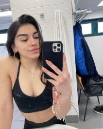 Navijači zaljubljeni u Đuliju Imperio, dizačicu tegova