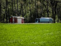 Zlot vatrogasci i cisterna za vodu koju ispumpavaju (3) copy.jpg