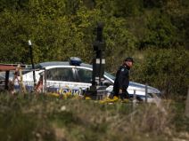 Policija blokirala prilaz groblju Zlot (7).jpg