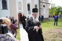 Bata živojinović ekshumacija (4).jpg