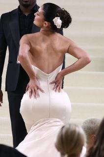 Sestre Kardašijan Met Gala 2024 (7).jpg