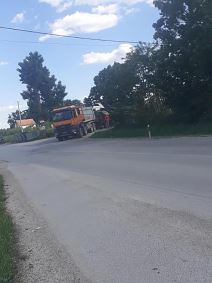 Prevrnuo se građevinski kamion  (3).jpg