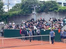 Novak i obezbedjenje (2) copy.jpg