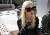 Tejlor Momsen (4).png