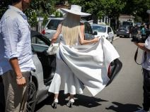 Jelena Karleusa napustila glasacko mesto (1).jpg