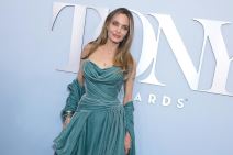 Andjelina Džoli (2).jpg