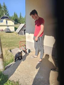 Mile spasio meče iz duboke jame (3).jpg