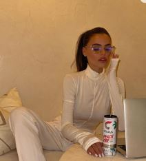 Ko je devojka koja je bila i sa Alkarazom i sa Sinerom u isto vreme?