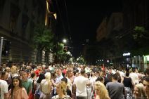 Jelena prati Novakov izlazak (10).jpg