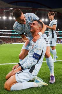 Ronaldo (4).jpg