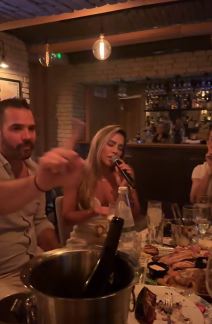 Kako se Sandra Afrika ponaša prema komšijama kada niko ne gleda?