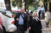 Roditelji ubijene dece iz Ribnikara (2).jpg