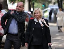 Roditelji ubijene dece iz Ribnikara (1).jpg