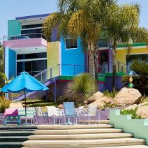 Kuća od koje bole oči (1).jpg