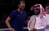 Rafael Nadal dobio reket od zlata u Saudijskoj Arabiji