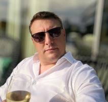 Brat Ivana Bosiljčića ima zamak i destileriju