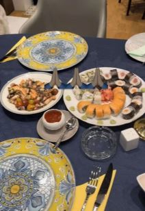 Radiša Trajković Đani sa porodicom slavi Aranđelovdan pokazao bogatu trpezu