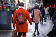 Ljudi pesaci jesen zima (5).jpg