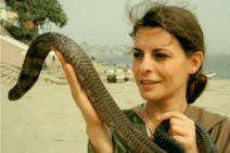 Marija Jakšić, glumica sa zmijom.jpg