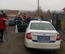 Potresne scene ispred staračkog doma u Barajevu (10).jpg