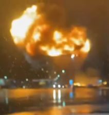 Trenutak eksplozije nakon pada medicinskog transportnog aviona u Filadelfiji  (3).jpg