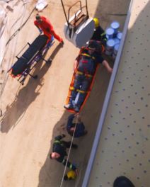 čovek upao u baržu (3).jpg