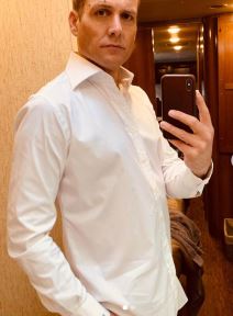 Najšarmantniji advokat iz serije Odela, Gabriel Maht, vraća se u novoj seriji