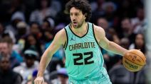 Vasilije Micić u dresu Šarlot Hornetsa
