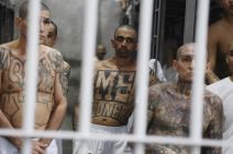 Megazatvor u El Salvadoru 2.jpg