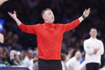Srpski trener Darko Rajaković na klupi Toronta.