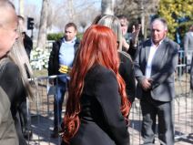 Tanja Savić na sahrani Saše Popovića