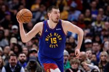 Nikola Jokić na meču Denver - Sakramento