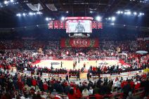 Košarkaši Olimpijakosa pevali Crvenoj zvezdi