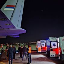 Avion iz Kočana stigao u Beograd (3).jpg