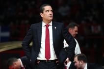 Janis Sferopulos  trener kosarkasa Crvene zvezde, na utakmici Evrolige protiv olimpijakosa
