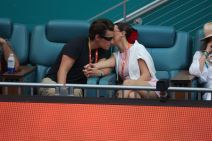 Džek Bon Džovi i Mili Bobi Braun na meču Novaka Đokovića