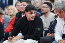 Aleksandar Pavlović gleda Bajern - Partizan (3).jpg