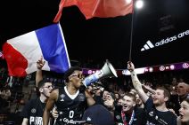 Ti Džej Šorts slavi pobedu Pariza.