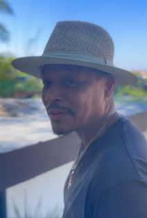 Terens Hovard  (3).jpg