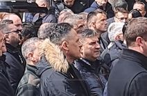 Bivši muž Maje Marijane na sahrani Željka Rutovića (4).jpg
