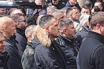 Bivši muž Maje Marijane na sahrani Željka Rutovića (1).jpg