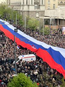 RAZVUČENA NAJDUŽA ZASTAVA SRBIJE IKADA (2).jpg