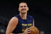 Nikola Jokić u dresu Denvera.