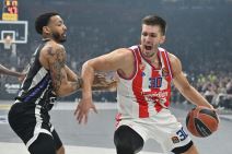 Filip Petrušev i Karlik Džouns na derbiju Partizan - Crvena zvezda